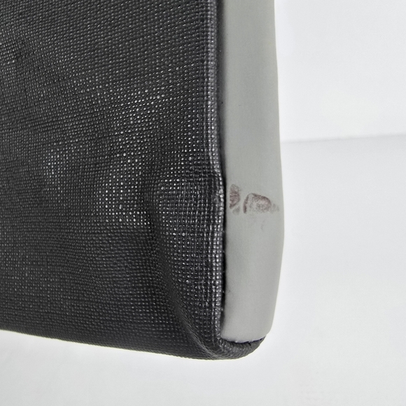 Tumi Delta Airlines Amenity Kit Gray And Black Slim Zipper Mesh Inside - Picture 4 of 6